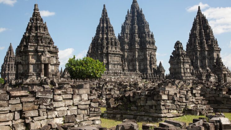 4 Alasan Penting Mengapa Candi Menarik Dikunjungi